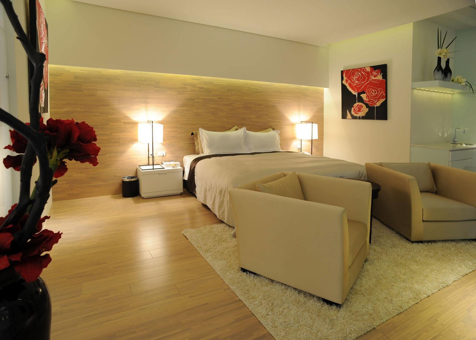 Motel Stars Taichung Exterior photo