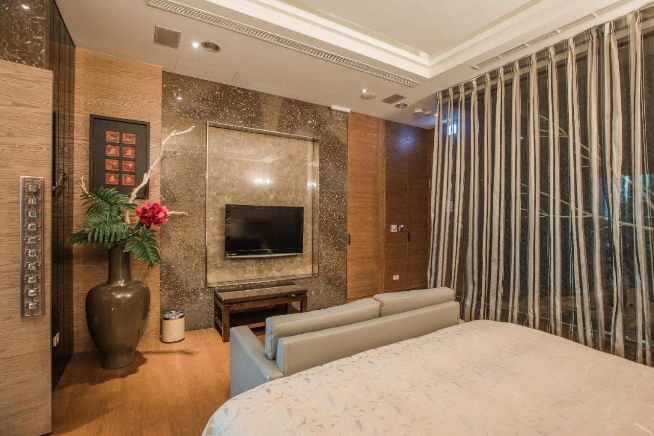 Motel Stars Taichung Exterior photo